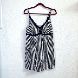 ❤️ Cacique sleepwear 14/16 Black and white striped with lace top